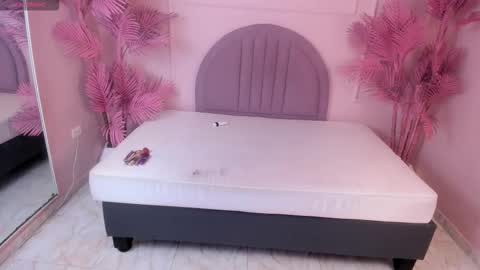 Snapshot of madyscarlett chatting on October 2025 11:57:02 AM madyscarlett online show from October 2025 11:57:02 AM