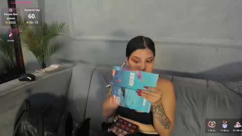 Snapshot of madyscarlett chatting on October 2025 01:23:04 PM madyscarlett online show from October 2025 01:23:04 PM