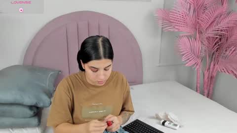 Snapshot of madyscarlett chatting on November 2025 08:05:01 PM madyscarlett online show from November 2025 08:05:01 PM