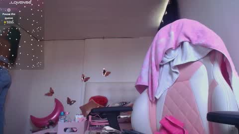 madysson__js_ online show from September 2025 02:42:02 PM