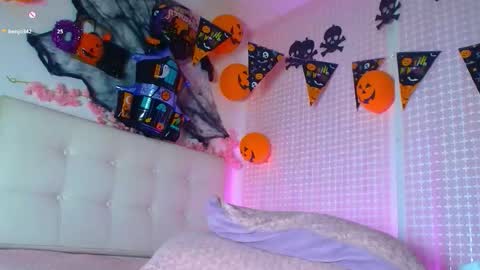 madysson__js_ online show from November 2025 12:01:02 AM