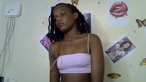 Maee online show from December 2025 03:28:02 PM