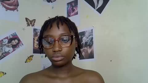 Maee online show from February 2026 01:54:01 AM