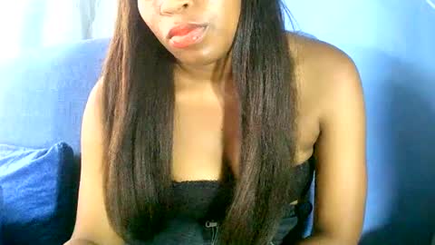 Snapshot of maelahlove chatting on December 2024 09:39:02 AM MaelahLove online show from December 2024 09:39:02 AM