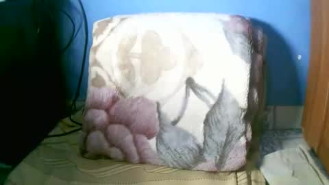 Snapshot of maelahlove chatting on March 2026 02:06:01 AM MaelahLove online show from March 2026 02:06:01 AM