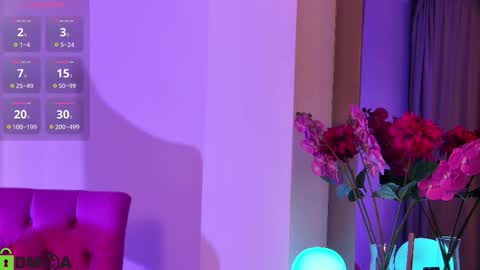 M. online show from October 2025 06:28:02 PM