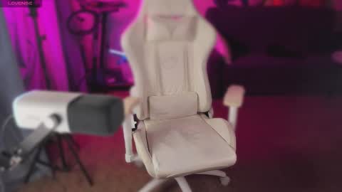 Maevee online show from September 2025 09:11:02 AM