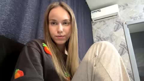 Snapshot of mafaldatefera chatting on March 2026 07:16:01 AM Sara online show from March 2026 07:16:01 AM