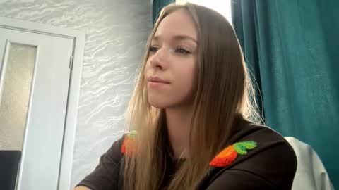 Snapshot of mafaldatefera chatting on March 2026 06:17:01 AM Sara online show from March 2026 06:17:01 AM