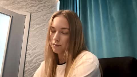 Snapshot of mafaldatefera chatting on March 2026 06:20:01 AM Sara online show from March 2026 06:20:01 AM