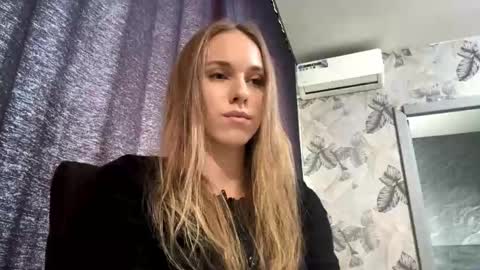 Snapshot of mafaldatefera chatting on March 2026 06:06:01 AM Sara online show from March 2026 06:06:01 AM