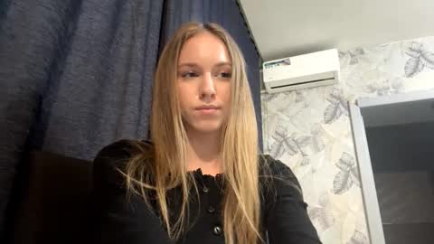 Snapshot of mafaldatefera chatting on March 2026 08:17:01 AM Sara online show from March 2026 08:17:01 AM