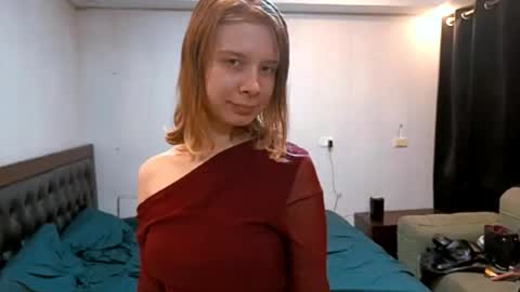 Snapshot of magaretunion chatting on October 2025 08:43:02 PM Margaret online show from October 2025 08:43:02 PM