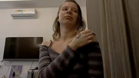 Snapshot of magaretunion chatting on November 2025 05:46:02 PM Margaret online show from November 2025 05:46:02 PM