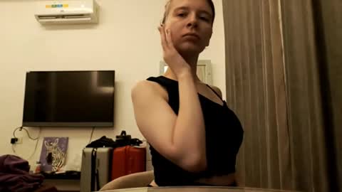 Snapshot of magaretunion chatting on November 2025 05:34:02 PM Margaret online show from November 2025 05:34:02 PM