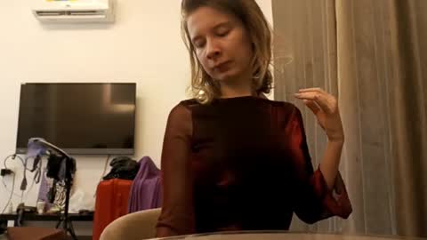 Snapshot of magaretunion chatting on December 2025 06:39:01 PM Margaret online show from December 2025 06:39:01 PM