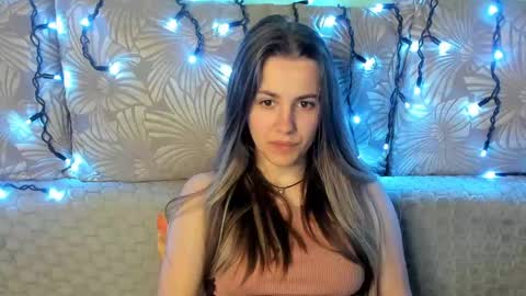 Snapshot of maggiecake chatting on May 2026 01:34:01 AM Maggie online show from May 2026 01:34:01 AM