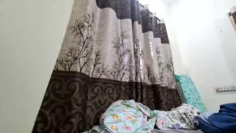 maggiegigolo online show from May 2026 10:09:02 AM