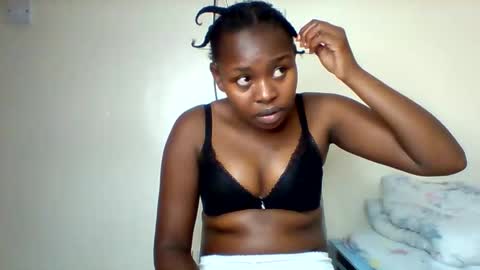 Snapshot of magic_bliss chatting on October 2025 06:58:02 PM Bliss online show from October 2025 06:58:02 PM