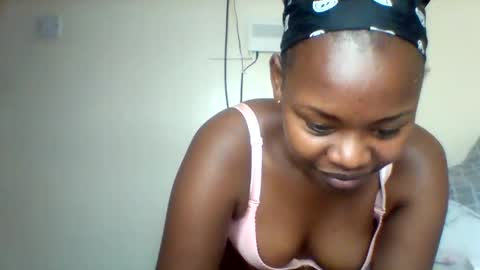 Snapshot of magic_bliss chatting on November 2025 07:04:02 PM Bliss online show from November 2025 07:04:02 PM