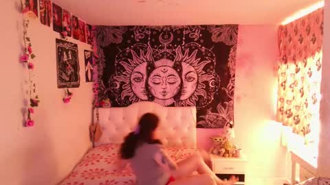 Claire online show from March 2025 02:43:02 PM