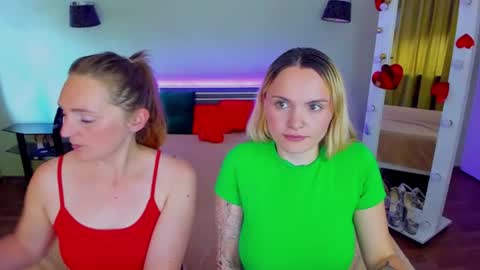 Lili and Bella online show from June 2026 10:31:02 AM