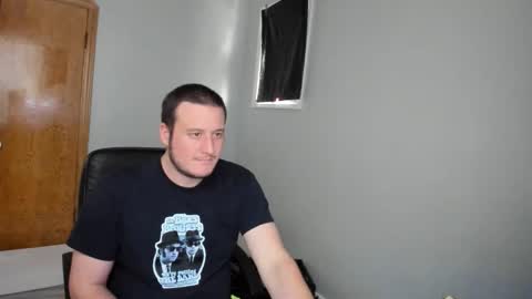 Snapshot of magicman176 chatting on December 2025 07:18:01 PM Magic176 online show from December 2025 07:18:01 PM