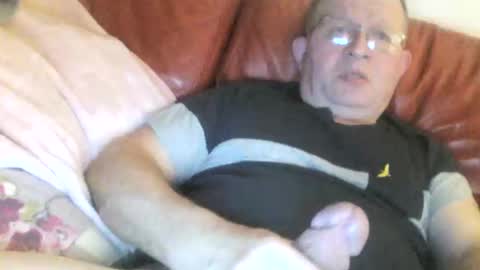 Snapshot of magicman250 chatting on November 2025 10:41:02 PM magicman250 online show from November 2025 10:41:02 PM