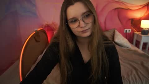 Snapshot of magicpeachhs chatting on September 2025 08:17:01 AM Emily online show from September 2025 08:17:01 AM