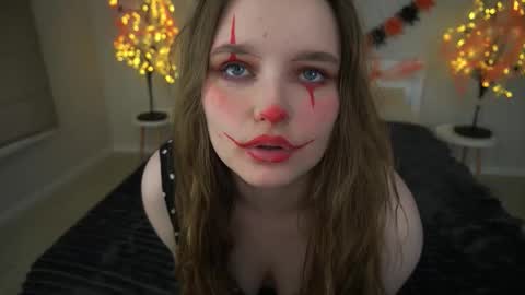 Snapshot of magicpeachhs chatting on October 2025 06:05:01 AM Emily online show from October 2025 06:05:01 AM