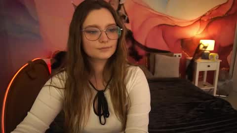 Snapshot of magicpeachhs chatting on October 2025 07:12:01 AM Emily online show from October 2025 07:12:01 AM