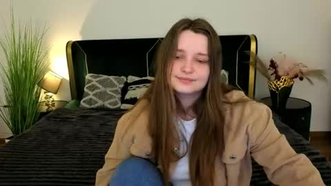 Emily online show from May 2026 06:08:02 AM