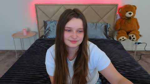 Emily online show from May 2026 05:59:01 AM