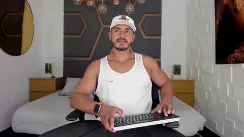 Magnusclark online show from September 2025 06:19:01 PM