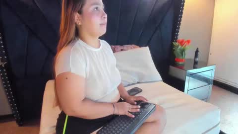 MAHIA online show from October 2025 01:31:02 PM