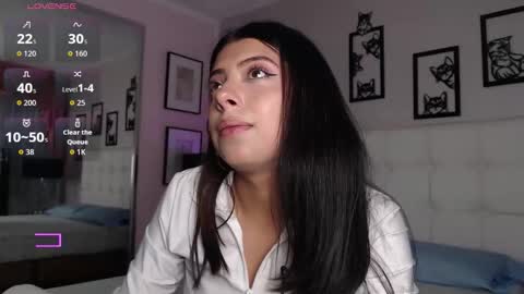 Maia Reficco online show from November 2025 09:05:02 PM