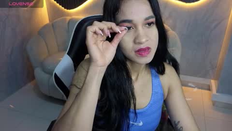 Snapshot of maia_tx chatting on October 2025 01:07:01 PM Online 800 to 1400 online show from October 2025 01:07:01 PM