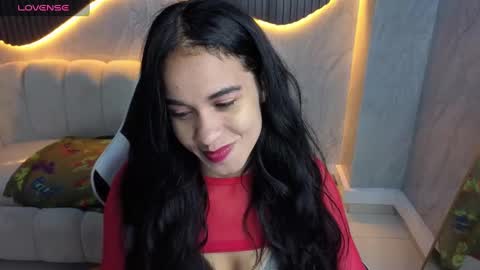 Snapshot of maia_tx chatting on November 2025 01:02:01 PM Online 800 to 1400 online show from November 2025 01:02:01 PM