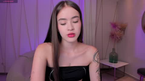  Maia  online show from April 2026 07:55:02 PM