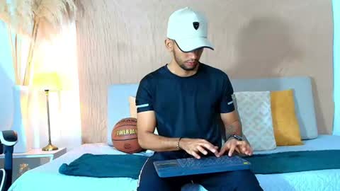maicolparker0 online show from July 2026 12:15:02 PM