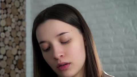 Lucy online show from February 2025 04:27:01 AM