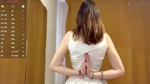 Snapshot of maidacompston chatting on October 2025 10:21:02 AM Elina online show from October 2025 10:21:02 AM