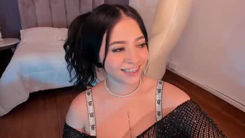 Snapshot of maiiitee_ chatting on December 2024 03:16:01 PM Mait online show from December 2024 03:16:01 PM
