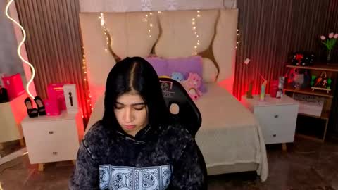 maiily_tay online show from March 2026 12:00:01 PM