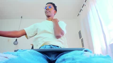 Snapshot of maiki18 chatting on January 2025 04:16:01 PM I am Maik online show from January 2025 04:16:01 PM