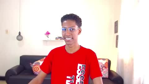 Snapshot of maiki18 chatting on January 2025 02:24:02 PM I am Maik online show from January 2025 02:24:02 PM