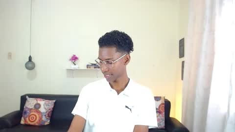 Snapshot of maiki18 chatting on January 2025 01:41:01 PM I am Maik online show from January 2025 01:41:01 PM
