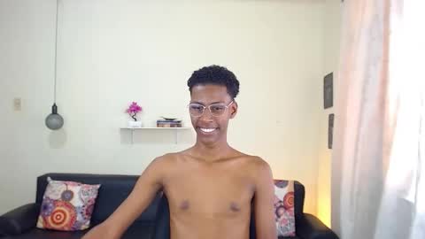 Snapshot of maiki18 chatting on January 2025 04:43:02 PM I am Maik online show from January 2025 04:43:02 PM