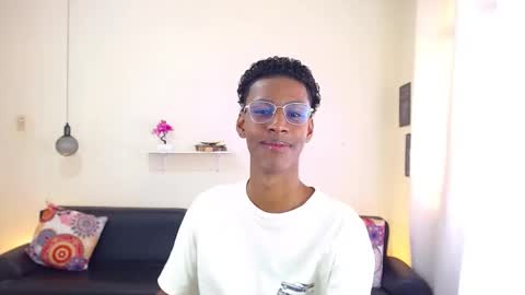Snapshot of maiki18 chatting on February 2025 02:25:02 PM I am Maik online show from February 2025 02:25:02 PM