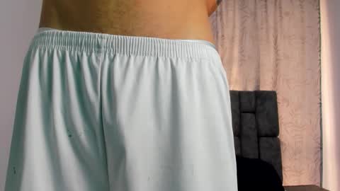 Maikol online show from December 2025 01:30:01 PM